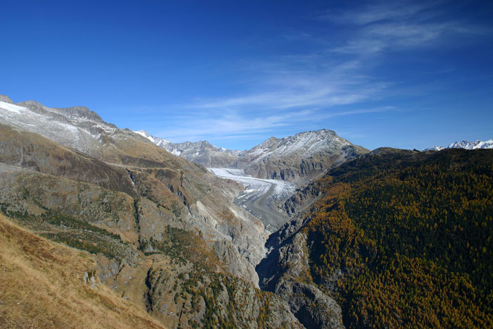 Berge, Gletscher, blauer Himmel